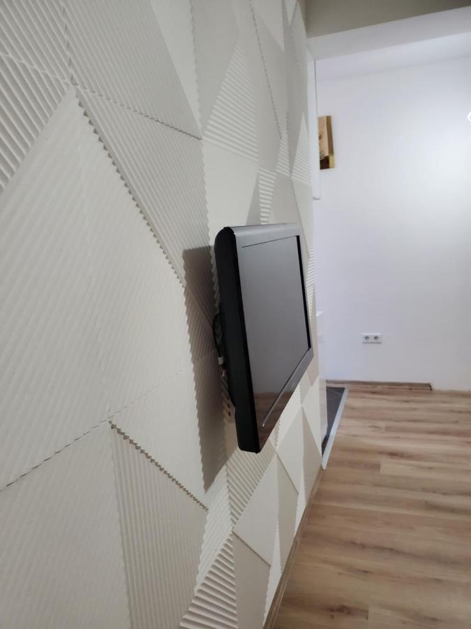 Sleep And Drive White Apartment Sarajevo Exterior photo