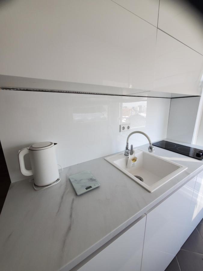 Sleep And Drive White Apartment Sarajevo Exterior photo